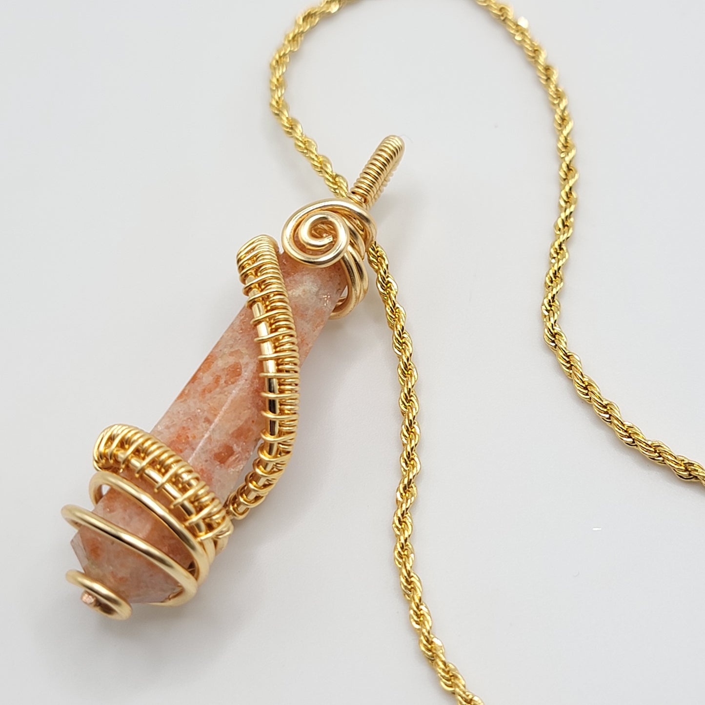 Sun Stone Wire Detailed Necklace