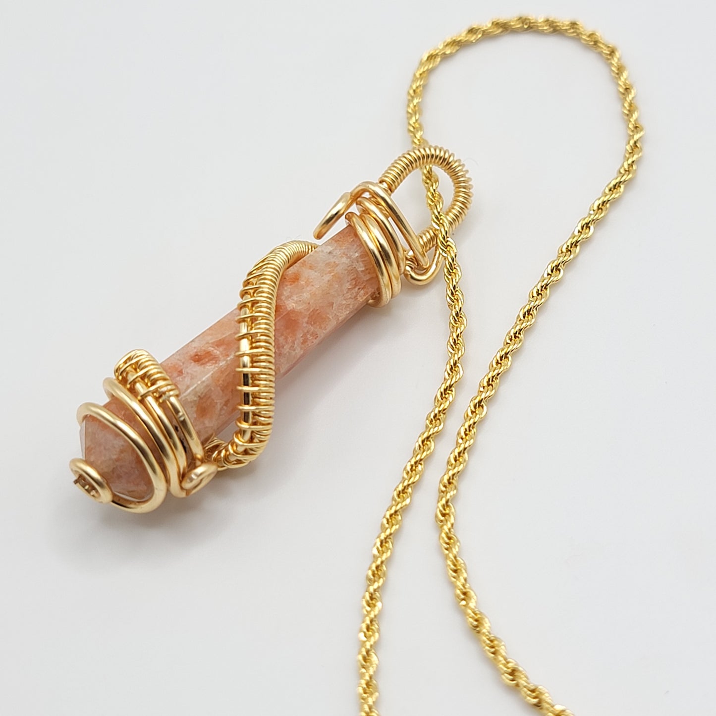 Sun Stone Wire Detailed Necklace