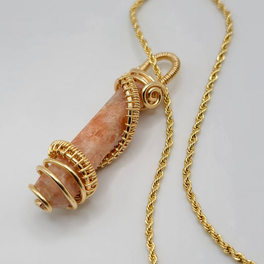 Sun Stone Wire Detailed Necklace